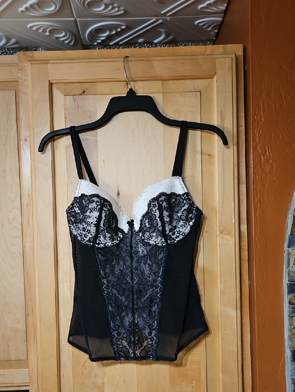 Victoria's Secret Black White Floral Lace Underwire Bustier Corset Bra Top Y2K
